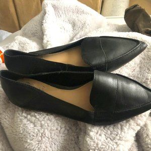 Vince Camuto pointed toe flats